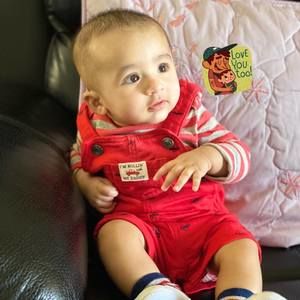 Meet your Posher, Junaid